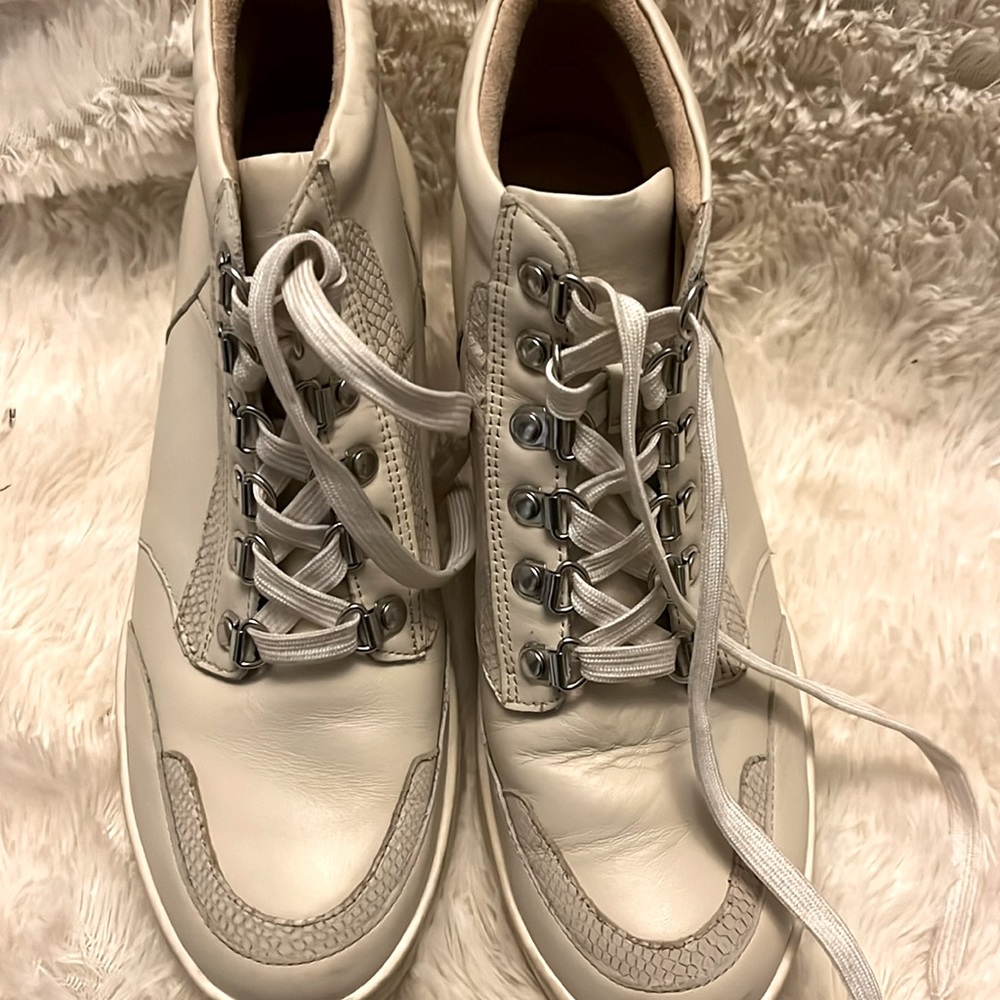 Vionic Jordy hidden wedge sneaker: mad comfort, mad style!